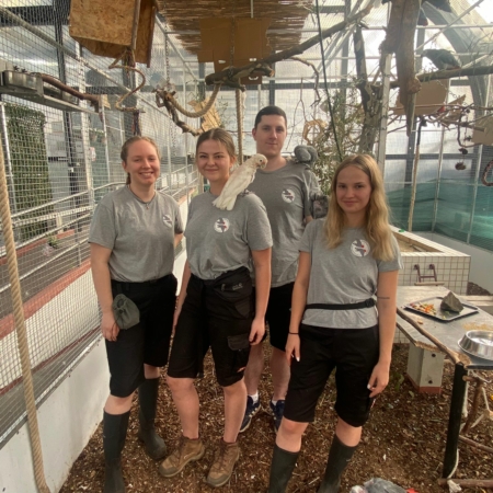 https://test.papageienschutz.org/wp-content/uploads/2026/09/TierpflegerInnen-450x450-1.jpeg